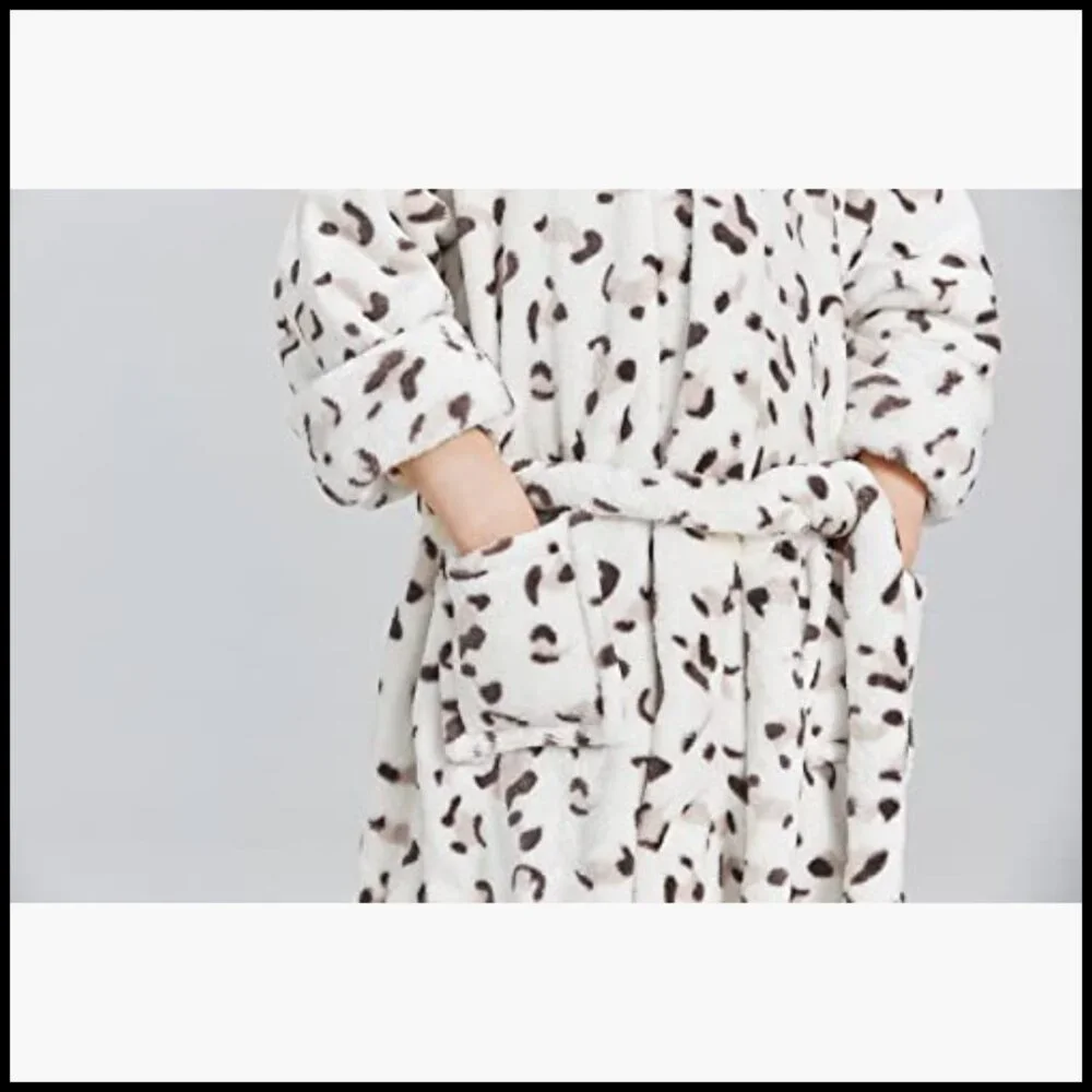 Flannel Hooded Bathrobe for Kids Soft Fleece Pajamas Dressing Gown